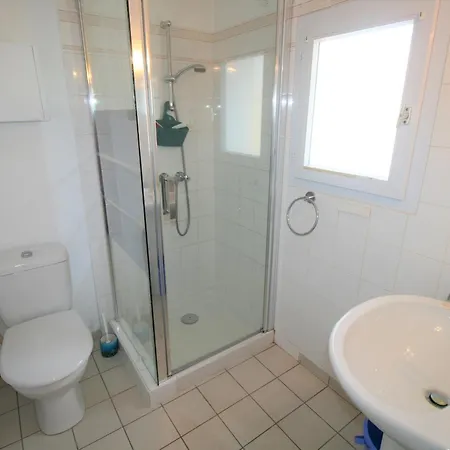 Cosy Avec Terrasse A 250m De La - Fr-1-22-342 דירה *