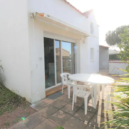 Cosy Avec Terrasse A 250m De La - Fr-1-22-342 *