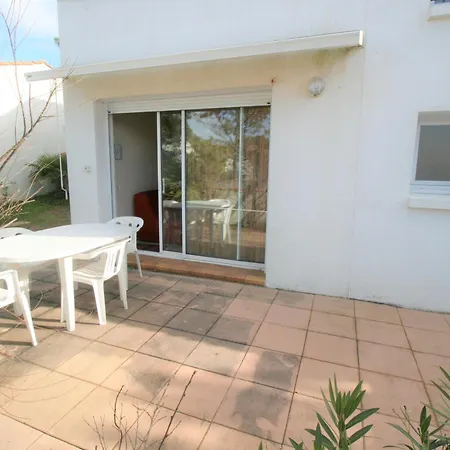 Cosy Avec Terrasse A 250m De La - Fr-1-22-342