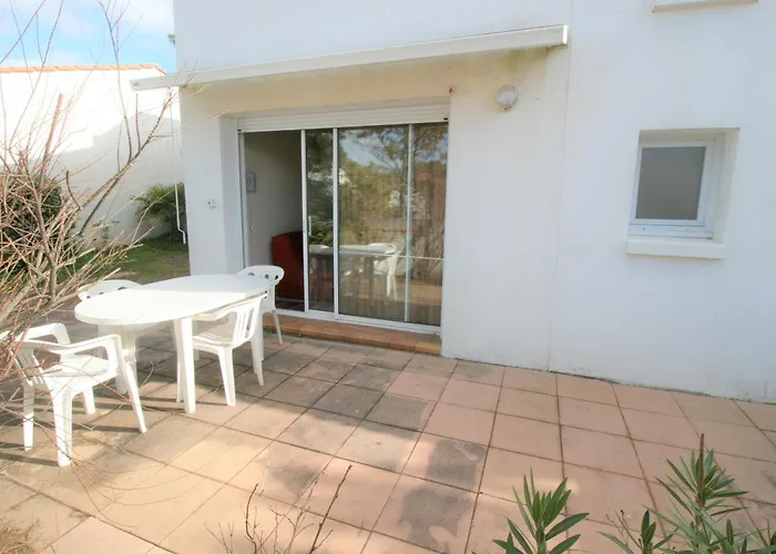 Cosy Avec Terrasse A 250m De La - Fr-1-22-342